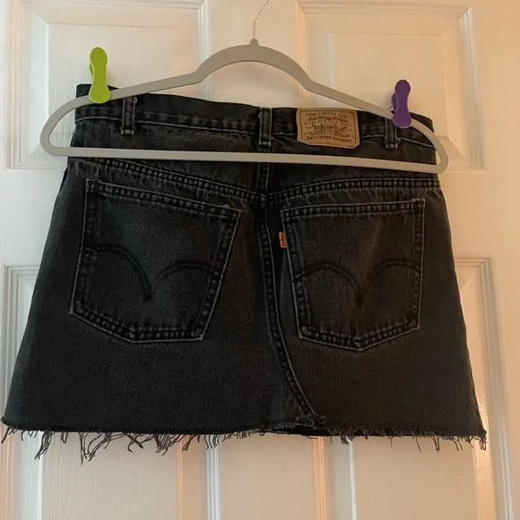 Levi’s Faded Black Denim Mini Skirt size 32 - Picture 3 of 8